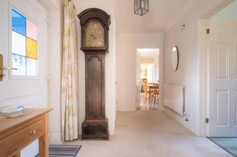 6 St Josephs Drive-4.jpg
