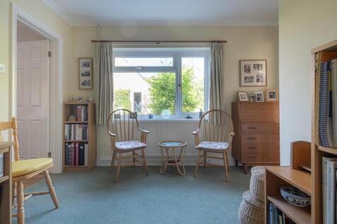 6 St Josephs Drive-6.jpg