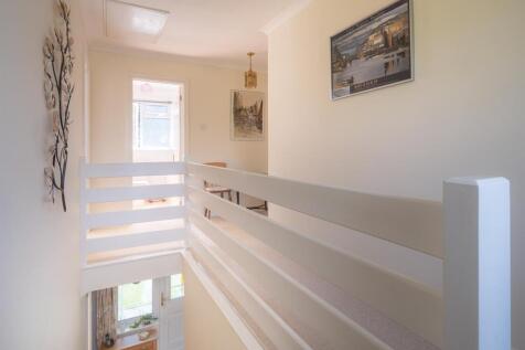 6 St Josephs Drive-26.jpg