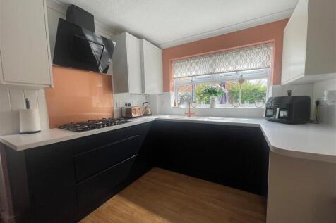 kitchen 2.jpg