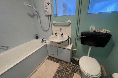 Bathroom.jpg