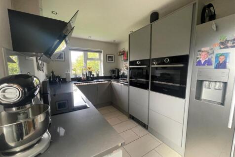 kitchen 3.jpg