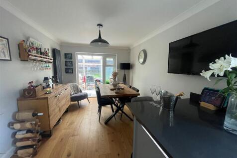 Kitchen Dining room.jpg