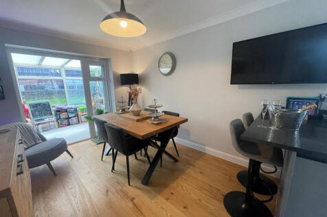 dining room 3.jpg