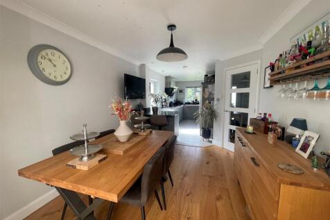 kitchen Dining roon 2.jpg