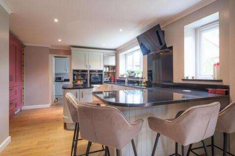 18 Chevral Close-34.jpg