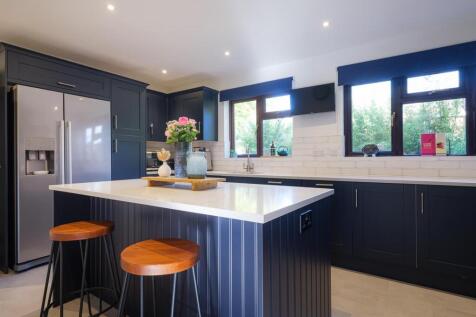 11 Erleigh Drive-25.jpg