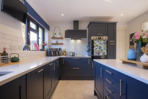 11 Erleigh Drive-27.jpg