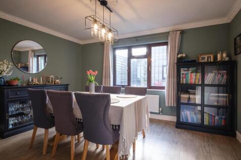 11 Erleigh Drive-30.jpg