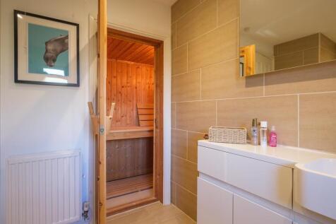 11 Erleigh Drive-18.jpg