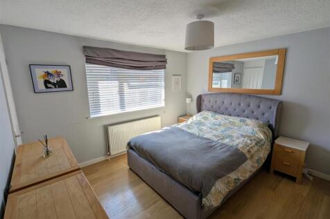 9 Bedroom 1.jpg