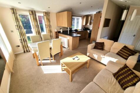 Living/Dining Area