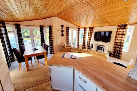 Kitchen &amp; Dining