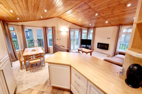 Kitchen &amp; Dining