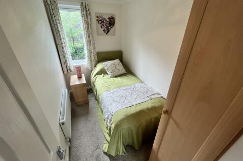 Bed 3.JPG