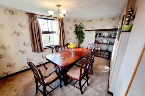 Dining room.jpg