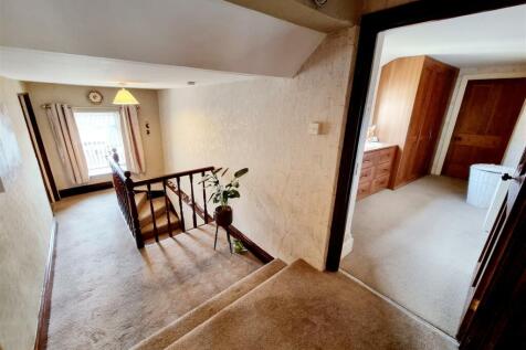 Landing &amp; Dressing room.jpg