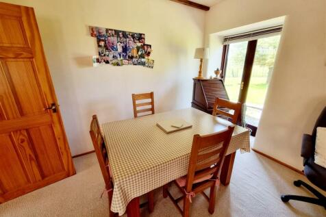 Dining area.jpg