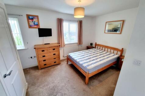 Bed 1.jpg