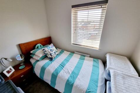 Bed 4.jpg