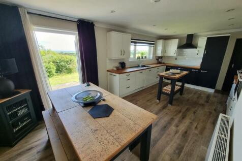Kitchen &amp; dining.jpg