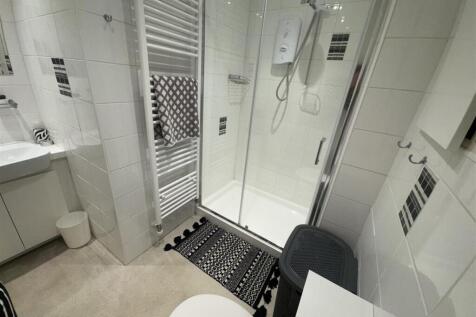 ENSUITE NEW.jpg
