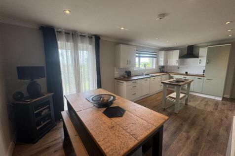 KITCHEN NEW.jpg