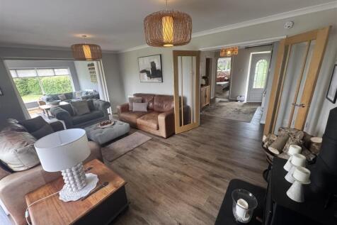 LIVING ROOM NEW.jpg