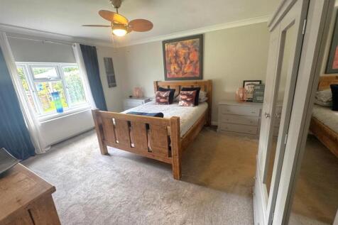 Bedroom (2).jpeg