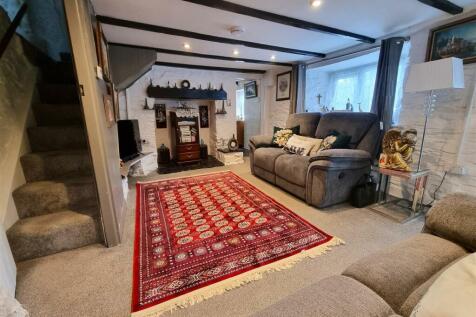Living Room.jpg