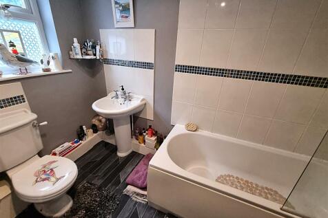 Bathroom.jpg
