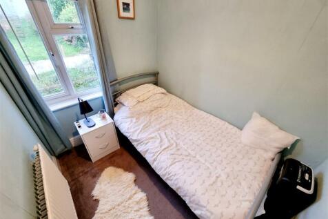 Bed 3.jpg