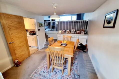 Dining room.jpg