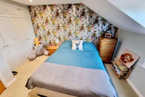 Bed 1.jpg