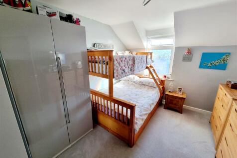 Bed 3.jpg