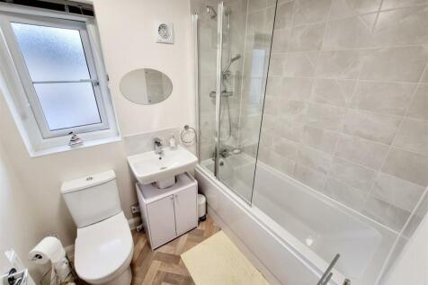 Bathroom.jpg