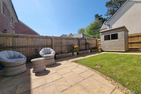Patio 1.jpg