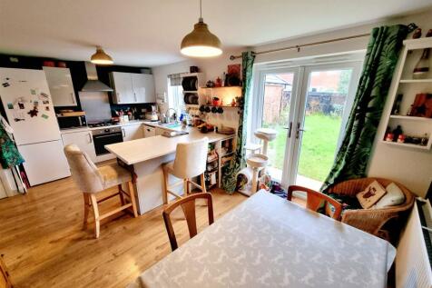 Kitchen &amp; dining 1.jpg