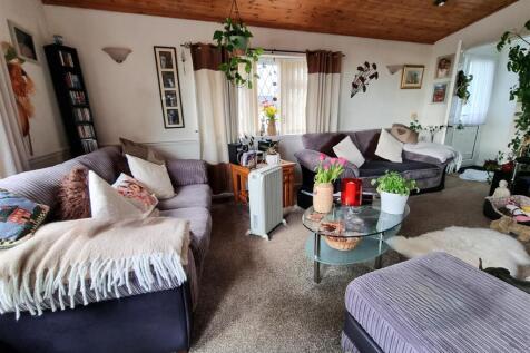 Living Room 2.jpg