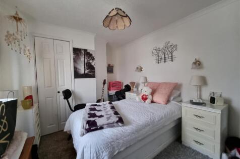 Master bedroom.jpg