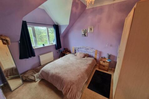 Bed 1.jpg