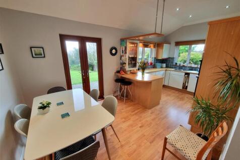 Dining area.jpg