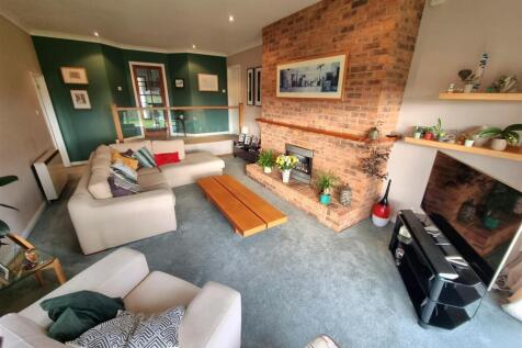 Sitting room 1.jpg
