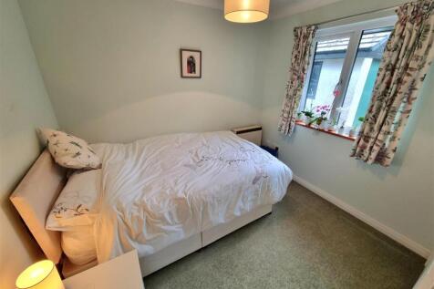Bed 3.jpg