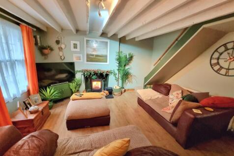 Sitting room 1.jpg