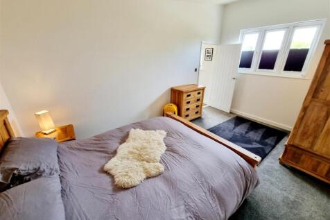 Bed 1.1.jpg
