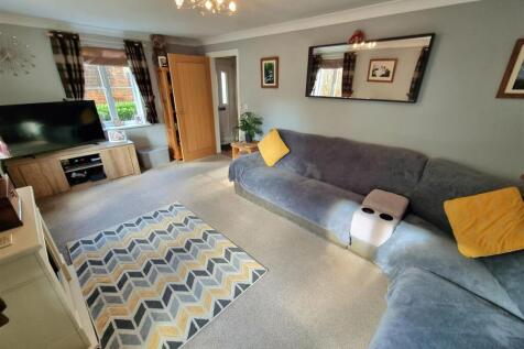 Sitting room 1.jpg