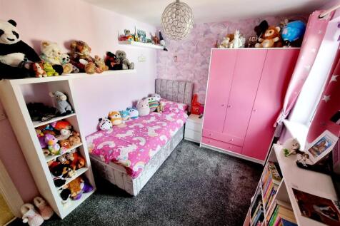 Bed 3.jpg