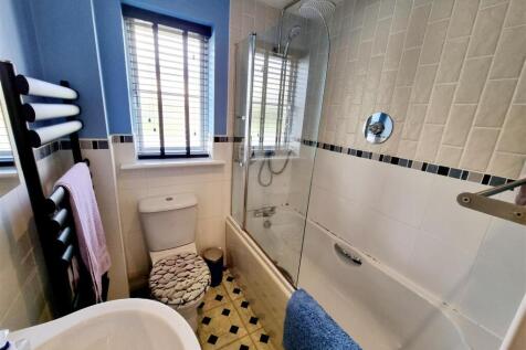 Bathroom.jpg