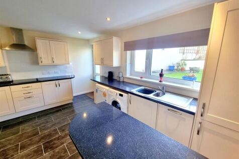 Kitchen 1.jpg